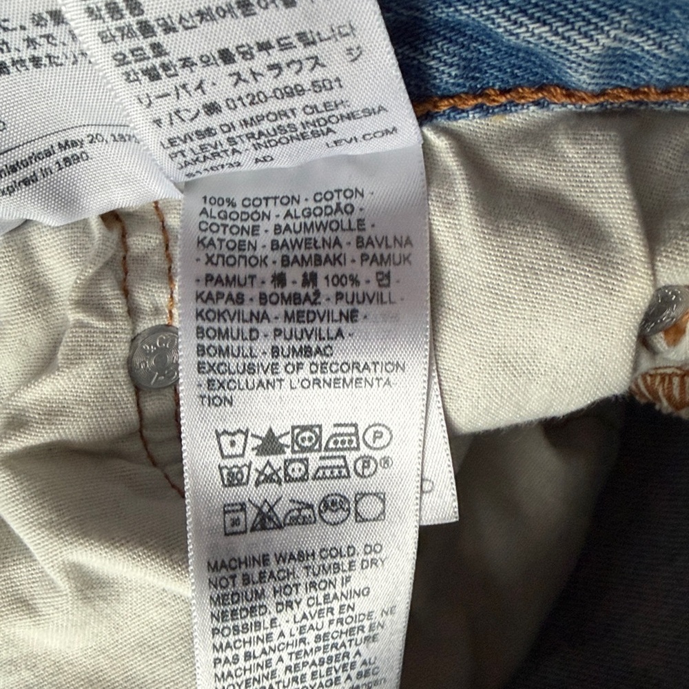 Levi’s - Picture 9 of 9